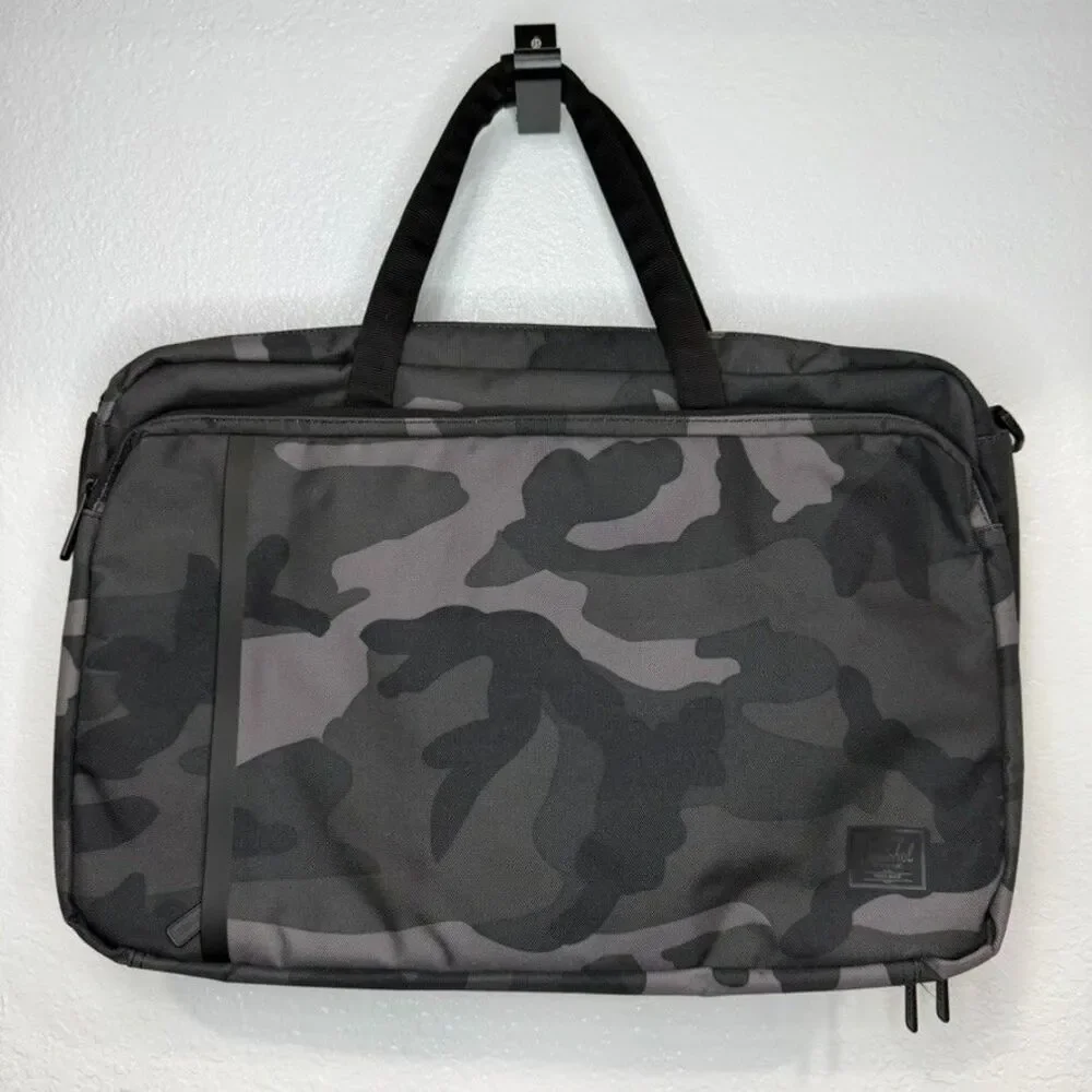 Herschel Supply Large Camo Gibson Messenger Bag 22L Trolley Sleeve Padded Laptop
